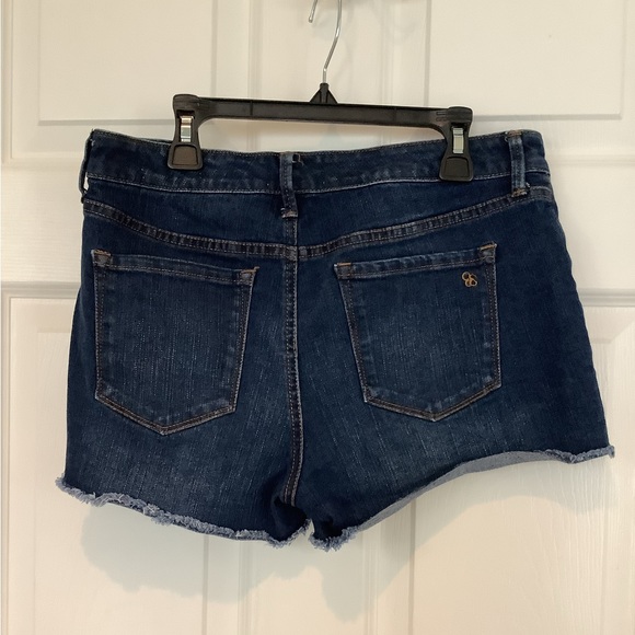 Jessica Simpson Jean shorts - Picture 2 of 7